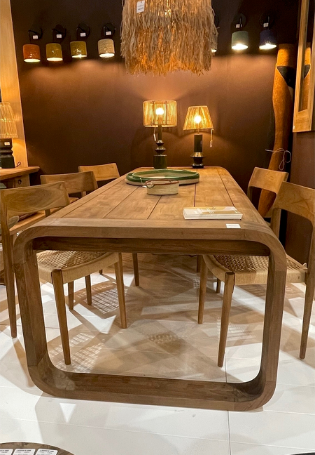 Table à manger BLOOM en teck recyclé