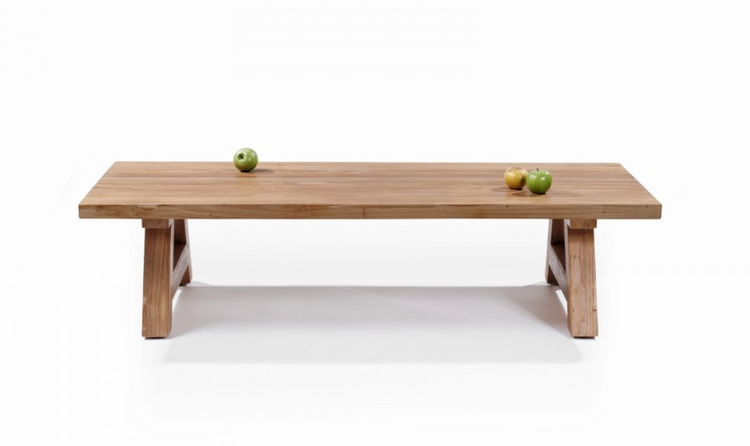 La table basse Cantina est une pièce au design à la fois moderne et épuré, parfaite pour apporter une touche de sophistication à n'importe quel intérieur. Fabriquée avec des matériaux de qualité, elle se distingue par ses lignes nettes et son esthétique raffinée.
