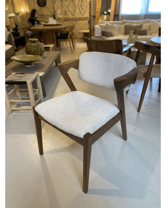 Chaise en noyer et tissu bouclette - Modèle Gaia