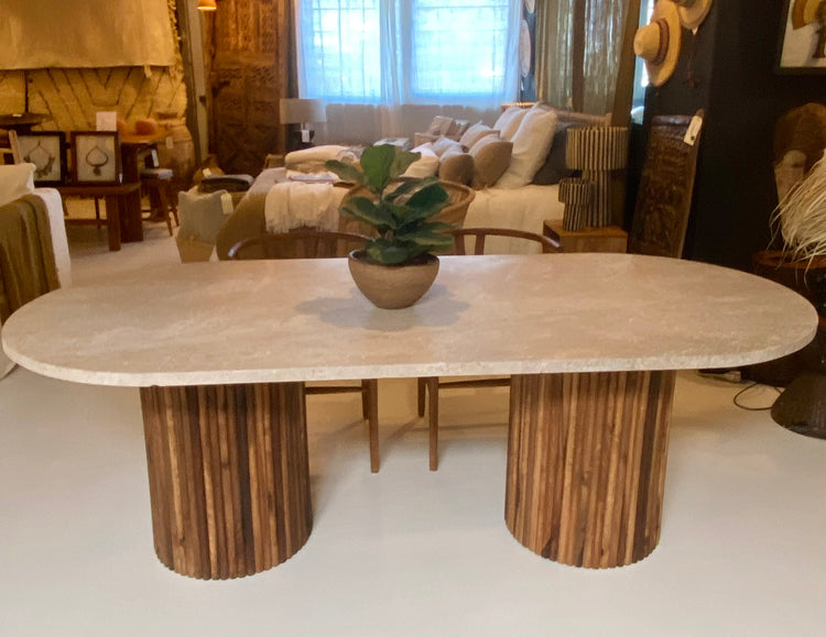 Table à diner en travertin et pieds en bois modèle Roma