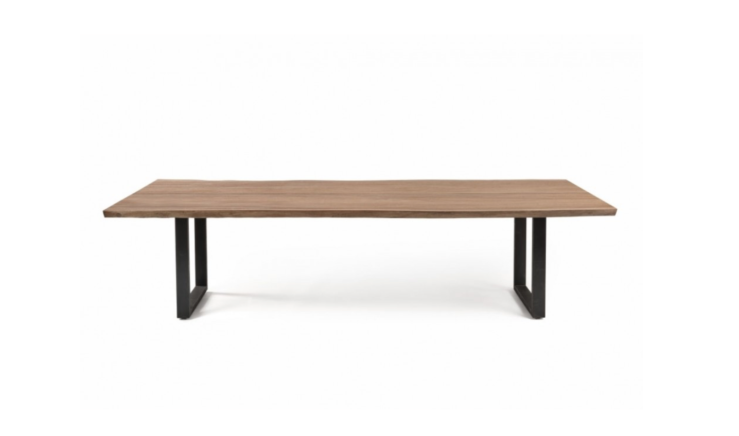 BORDER par Manufactori : Une table à manger audacieuse
