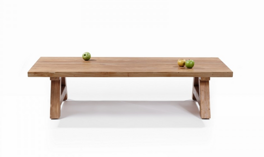 La table basse Cantina est une pièce au design à la fois moderne et épuré, parfaite pour apporter une touche de sophistication à n'importe quel intérieur. Fabriquée avec des matériaux de qualité, elle se distingue par ses lignes nettes et son esthétique raffinée.

