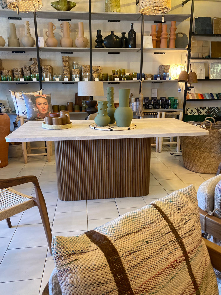 Table à diner en travertin modèle "Verona"