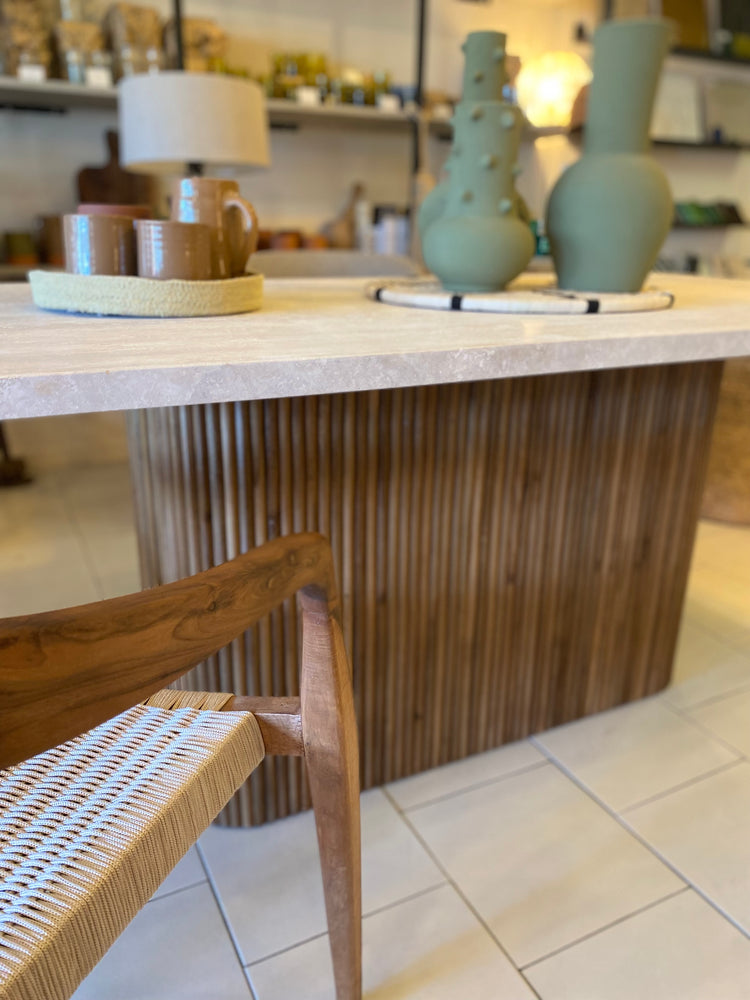 Table à diner en travertin modèle "Verona"