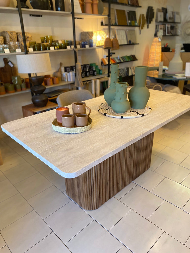 Table à diner en travertin modèle "Verona"