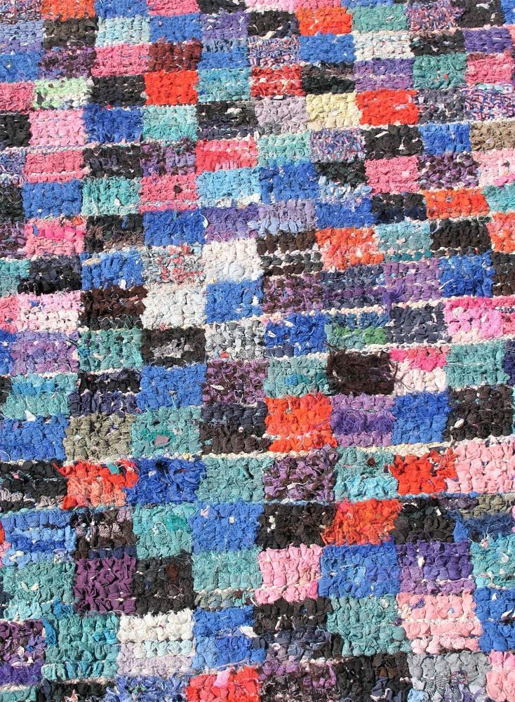 tapis artisanal - petits carrés colorés