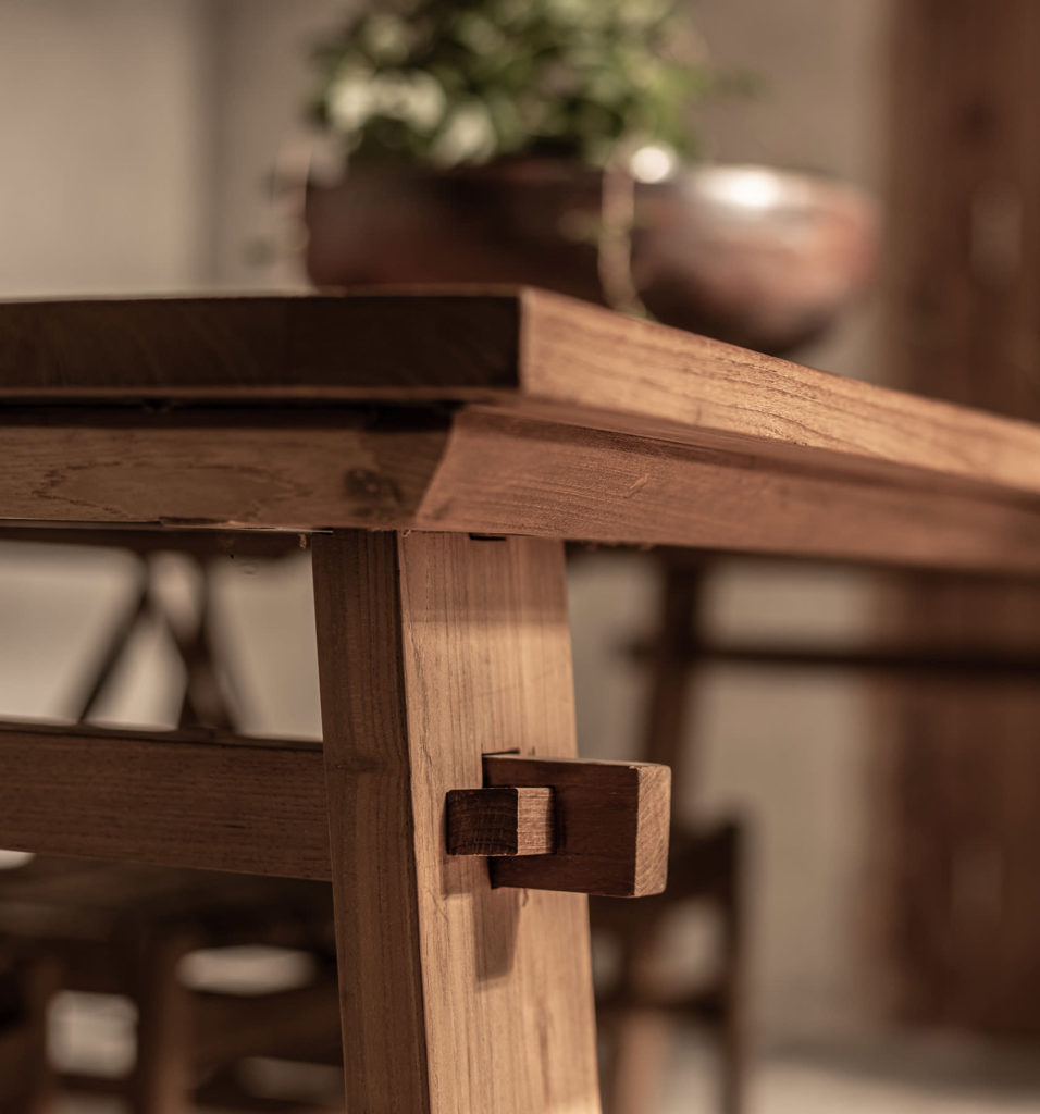 table en bois de teck massif